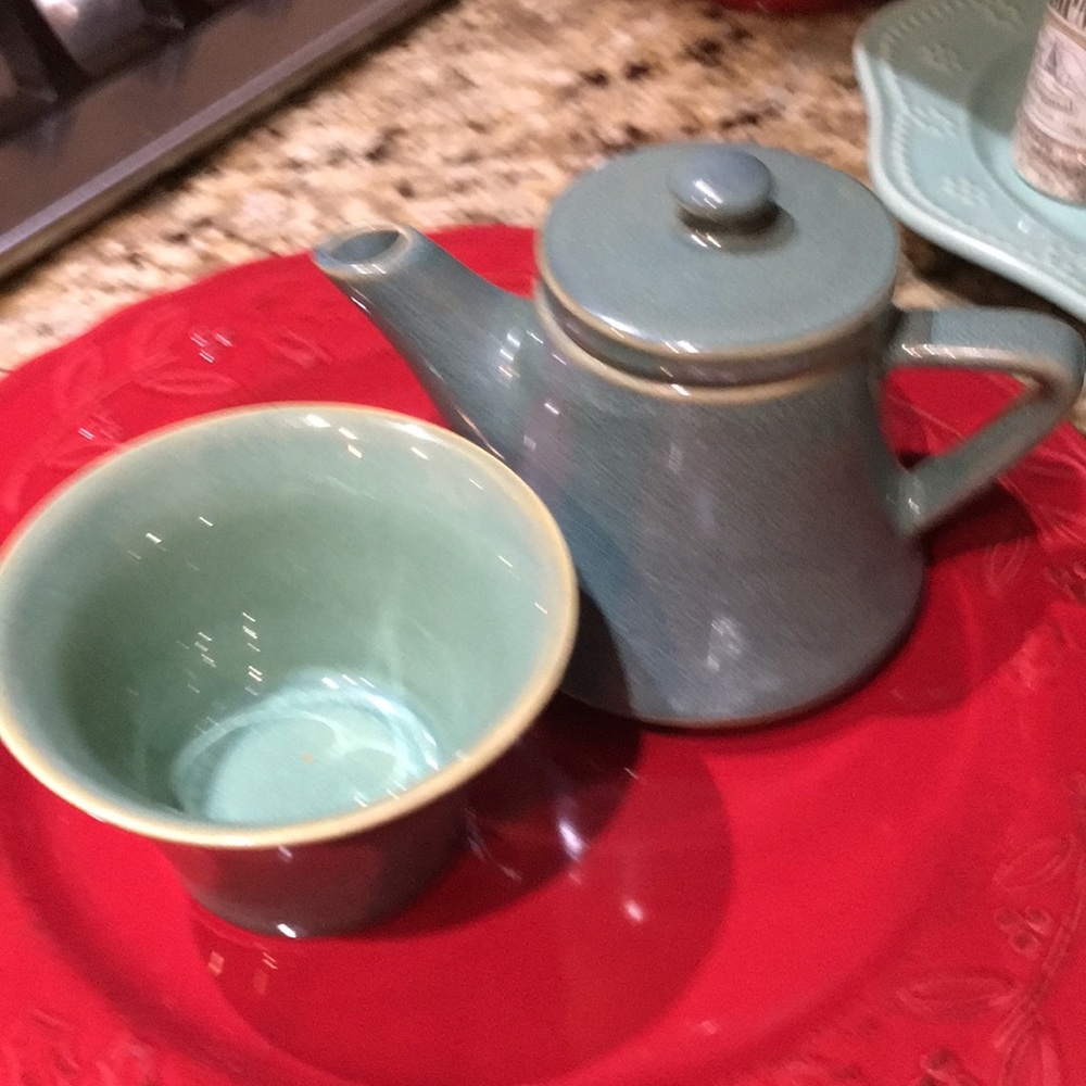Tea pot